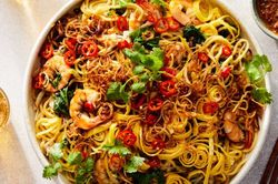 Ở Singapore, Tết Nguyên đán là một ngày lễ đa văn hóa