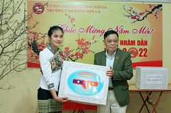 Gặp mặt lưu học sinh Lào chào mừng Tết Nguyên đán Nhâm Dần