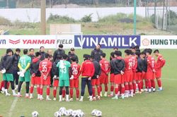 Tuyển Việt Nam bổ sung Việt Anh, chủ động phương án cho trận gặp Trung Quốc