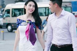 Thủy Tiên và Công Vinh lộ diện giữa lùm xùm bị hàng xóm khởi kiện