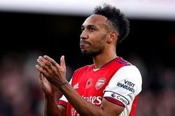Chuyển nhượng cầu thủ Barca: Erling Haaland chờ ký, Aubameyang chấp nhận giảm lương?