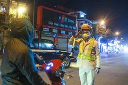 Nghệ An: Lực lượng công an các huyện miền núi kiểm tra 'xuyên đêm' giao thừa