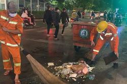 Những người lặng lẽ làm việc trong đêm 29 và rạng sáng mùng 1 Tết Nguyên đán