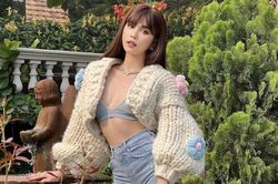 Mặc áo tí hon, Ngọc Trinh khoe trọn đôi gò bồng đào căng mẩy, chân thẳng tắp ngày đầu xuân