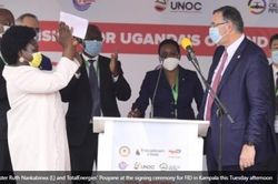Total cùng CNOOC đầu tư 10 tỷ USD vào siêu dự án dầu gây tranh cãi ở Uganda