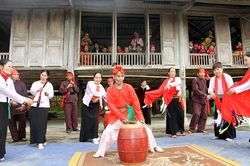 Những sắc màu văn hóa