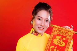 Bà Mây 'Phố trong làng' nhớ kí ức Tết rớt nước mắt vì thương bố mẹ