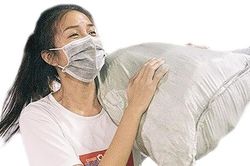 Khi các người đẹp đặt vương miện sang bên…