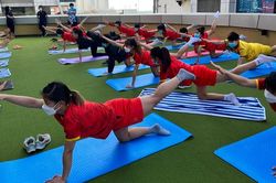 Nữ Việt Nam 'thả lỏng' trước ngày gặp Đài Bắc Trung Hoa