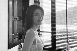 Diễm My 9x khiến dân tình xỉu lên xỉu xuống với loạt ảnh diện nội y mỏng tang khoe 3 vòng nóng bỏng