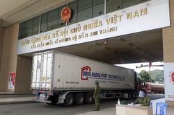 877 tấn hàng xuất, nhập khẩu qua Cửa khẩu Quốc tế đường bộ số 2 Kim Thành trong 3 ngày Tết