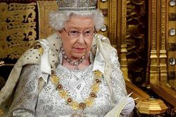 Nữ hoàng Anh Elizabeth II - một cuộc đời đáng ngưỡng mộ