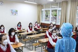 Học sinh Hà Nội đến trường sau một năm học ở nhà, phụ huynh cần chuẩn bị những gì?