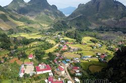 Khởi sắc Lao Xả Phình