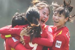 Chương Thị Kiều đau buồn: 'Cháu vừa có vé World Cup thì ngoại đã ra đi'