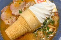 Trào lưu mì tomyum kem tươi gây chú ý ở Thái Lan