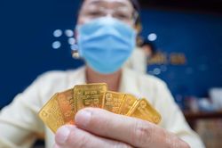 Giá vàng miếng SJC vượt 63 triệu/lượng, cao nhất lịch sử