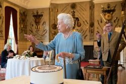 Nữ hoàng Elizabeth II kỷ niệm 70 năm trị vì Vương quốc Anh