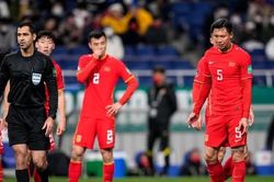 CĐV Trung Quốc đòi 'giải tán' đội bóng đá nam để tăng lương cho tuyển nữ