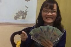 Về chúc Tết cô giáo chủ nhiệm cũ, mỗi học sinh được lì xì tận 500k khiến dân tình mắt tròn mắt dẹt