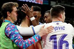 'Real Ancelotti' nhuộm trắng La Liga