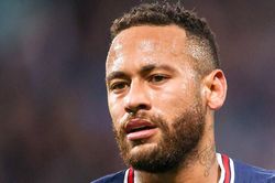 Tuổi 30 dang dở của Neymar