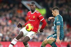 Pogba lại khiến MU nhức đầu