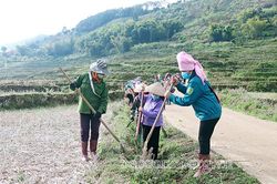 Nông dân xã Chiềng Cọ ra quân làm thủy lợi
