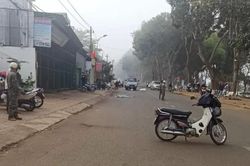 Đắp chăn nằm giữa đường, người đàn ông ở Đắk Nông bị taxi tông thiệt mạng