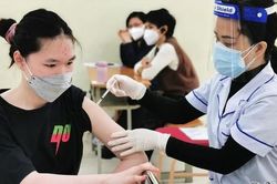 Tiêm vắc xin COVID cho trẻ 5-11 tuổi: Thận trọng tối đa