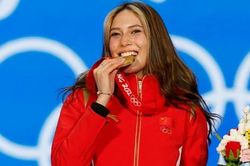 VĐV được săn đón nhiều nhất Olympic 2022 bị xới tung chuyện gia đình