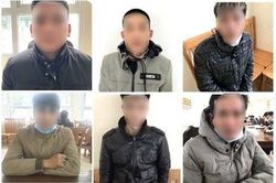 Tạm giữ hình sự 49 'con bạc' đánh xóc đĩa vào mùng 3 Tết