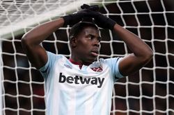 Zouma trả giá vì ngược đãi mèo