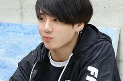 BTS: Một lần nữa Jungkook lại 'chống lệnh' anh cả Jin