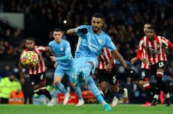 Thắng Brentford, Man City tăng khoảng cách với Liverpool lên 12 điểm