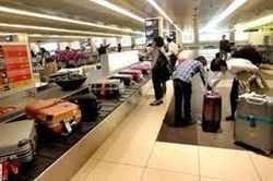 Khách đi máy bay bất ngờ khi làm thủ tục soi chiếu an ninh, bị mất máy tính xách tay