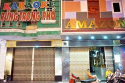 Đà Nẵng mở cửa quán bar, massage, học sinh được đến trường