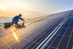 Nhà sản xuất năng lượng mặt trời của Mỹ yêu cầu chính quyền Biden cho cuộc thăm dò thuế quan mới