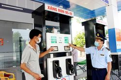 An Giang: Đồng loạt kiểm tra các cửa hàng xăng dầu, không phát hiện tình trạng đầu cơ, găm hàng