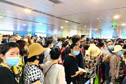 Tăng cường giải pháp giảm ùn tắc tại sân bay Tân Sơn Nhất cao điểm sau Tết