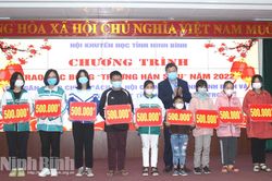 Trao học bổng Trương Hán Siêu năm 2022
