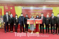 2 khách hàng Agribank trúng thưởng vàng SJC