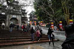 Chùa Hương mở cửa đón du khách sớm một tuần