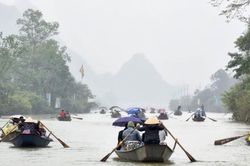 Chùa Hương mở bán vé thử nghiệm, khuyến cáo du khách chưa tiêm đủ liều vắc xin không nên đến