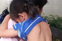 Mẹ mang bầu, con gái 11 tuổi liên tục bị cha dượng giở trò đồi bại