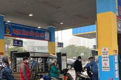 Có hiện tượng cây xăng ở Hà Nội đóng cửa?