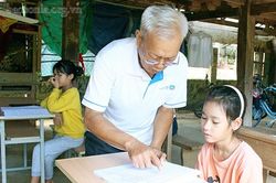Người 'gieo chữ Thái' bên dòng Đà giang