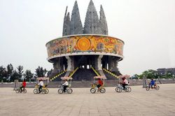 Quảng Ninh: TP Móng Cái và Hạ Long mở lại các dịch vụ phụ trợ phát triển du lịch từ 16.2