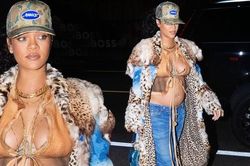 Mặc bị 'ném đá', bà bầu Rihanna vẫn khoe 'da thịt' với phong cách Cái Bang