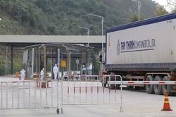 Lạng Sơn tạm dừng tiếp nhận phương tiện chở hoa quả tươi xuất khẩu